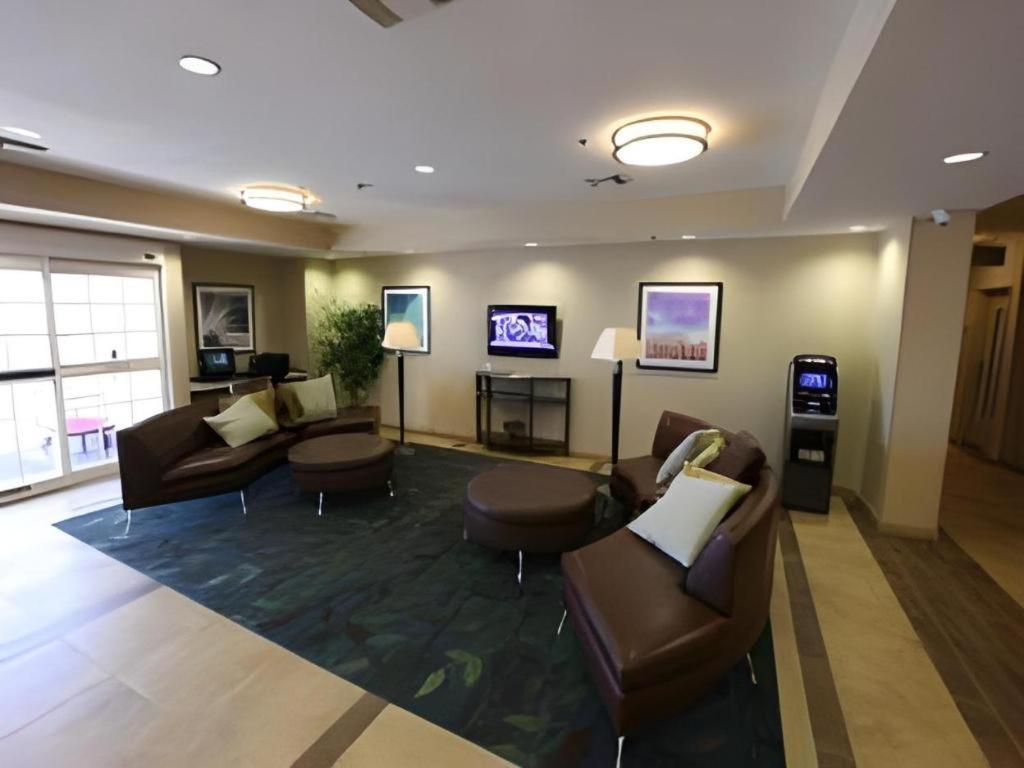 Candlewood Suites Saint Joseph By Ihg Exterior foto